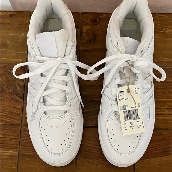 Adidas Classic White Low-Top Sneakers - Picture 1 of 5